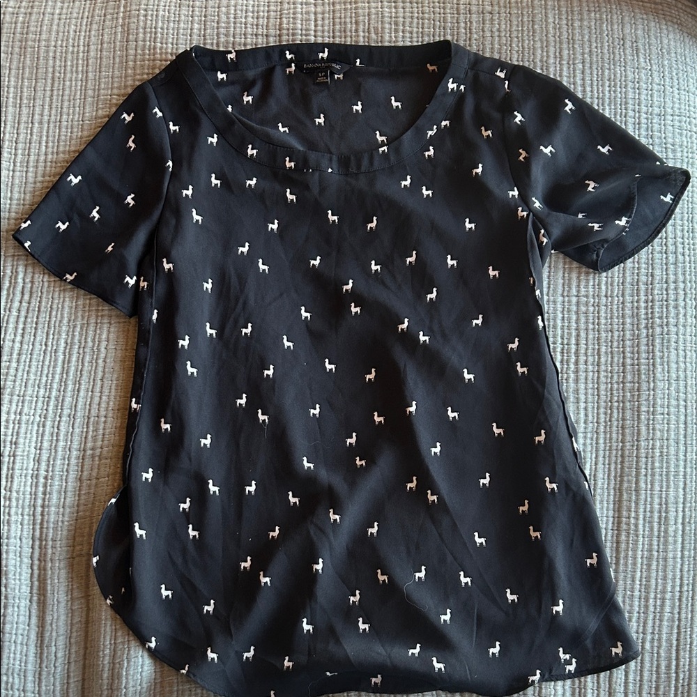 Black Short-Sleeve Blouse with White llama Print - Women